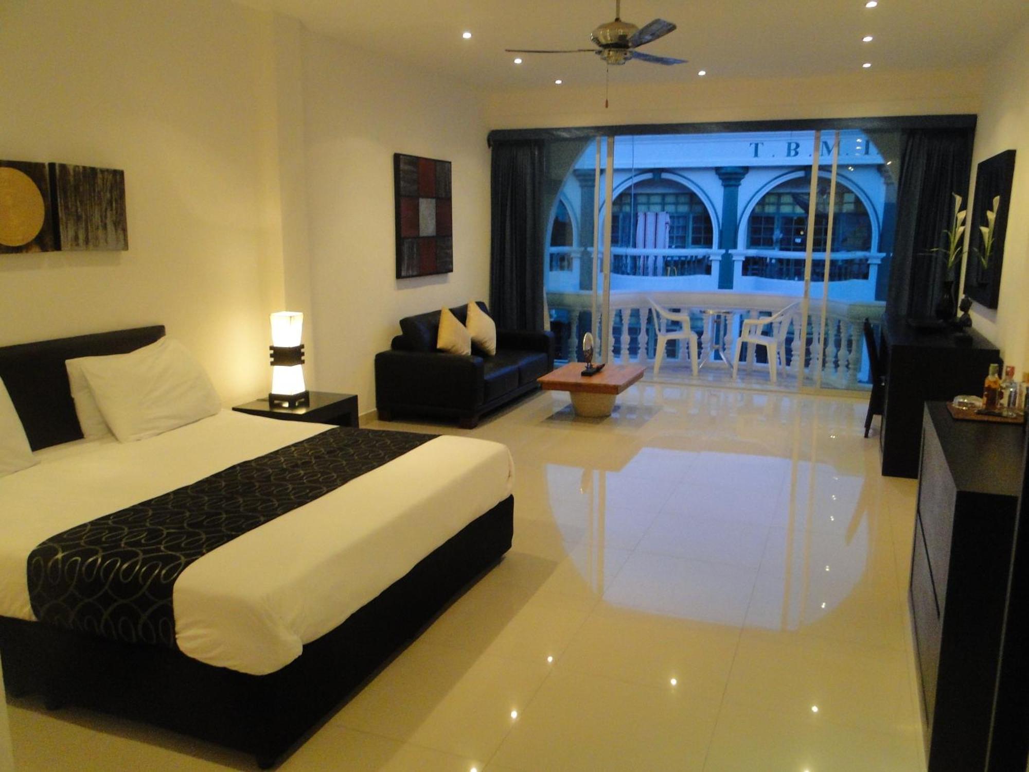 East Suites Pattaya Extérieur photo